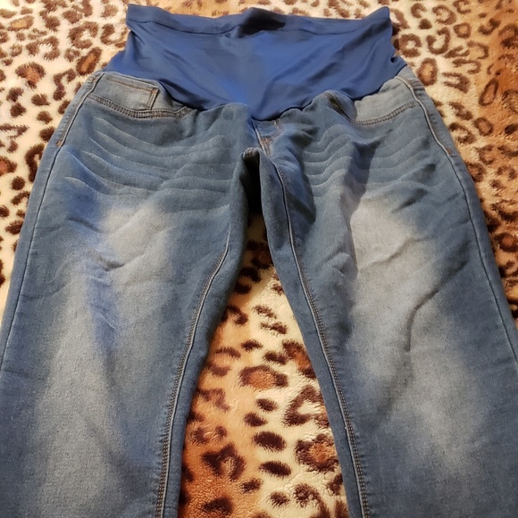 Maternity jean - Picture 1 of 3